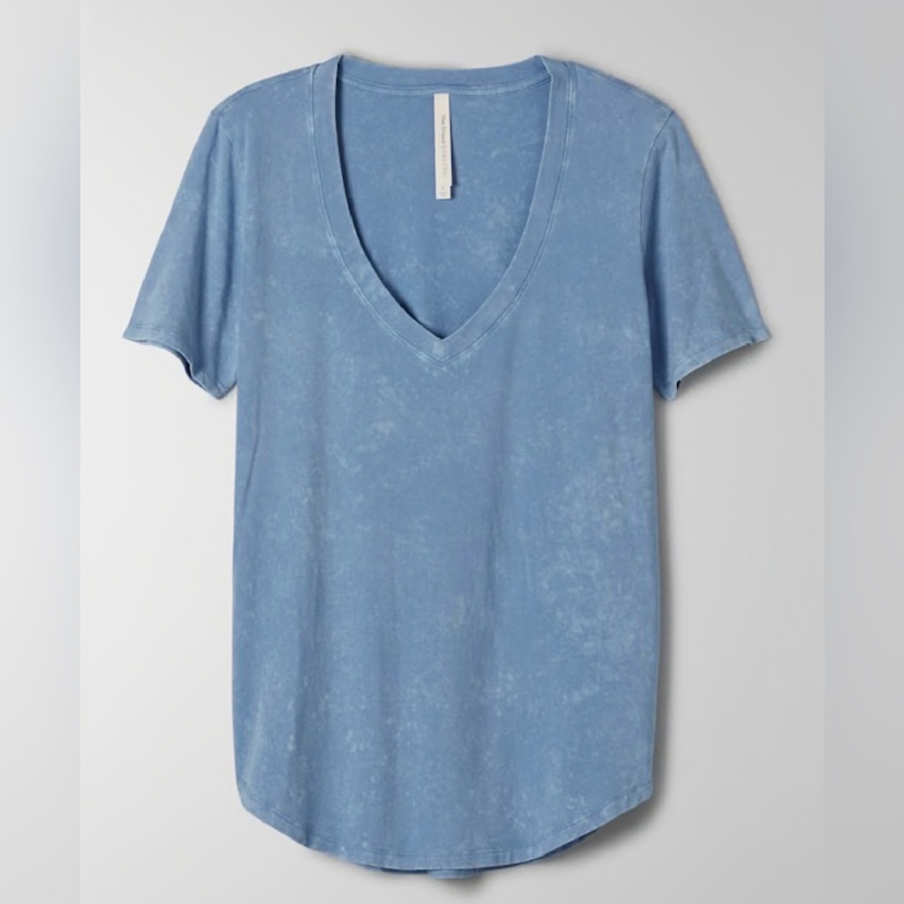 Babaton Light Blue V-Neck Short Sleeve Tee
